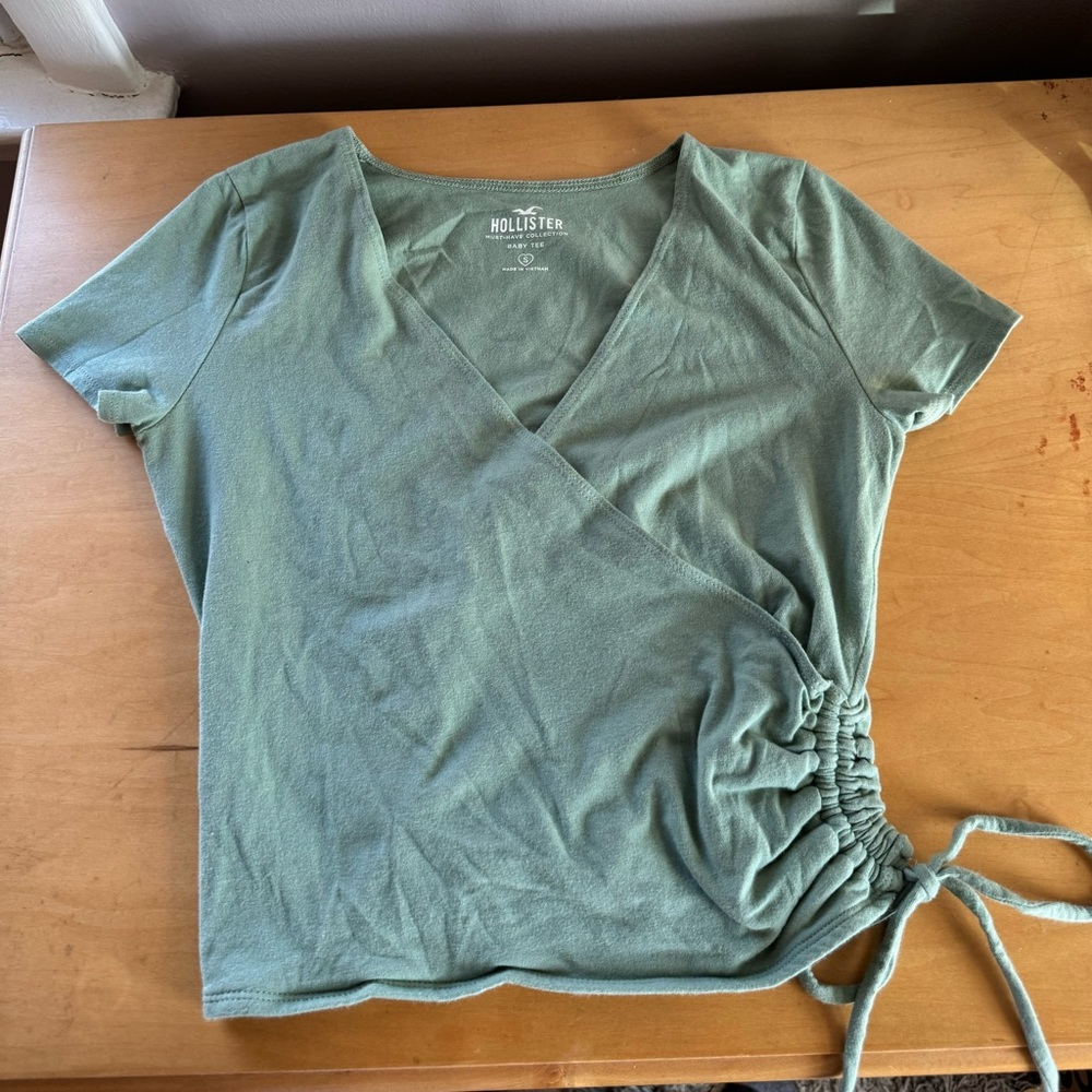 Hollister green side tie shirt